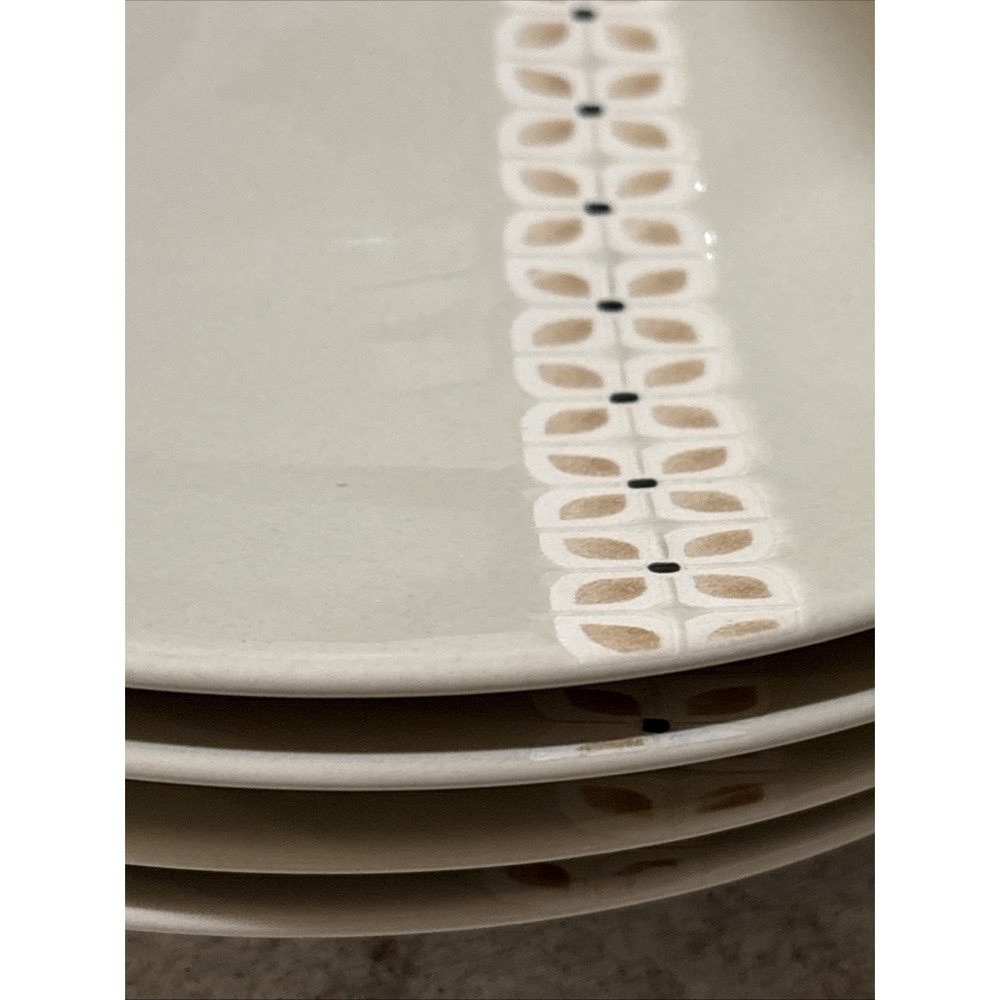 Pfaltzgraff Westside Dinner Plates Cream Flowers Dots on Taupe - Set Of 4 EUC - Picture 8 of 11